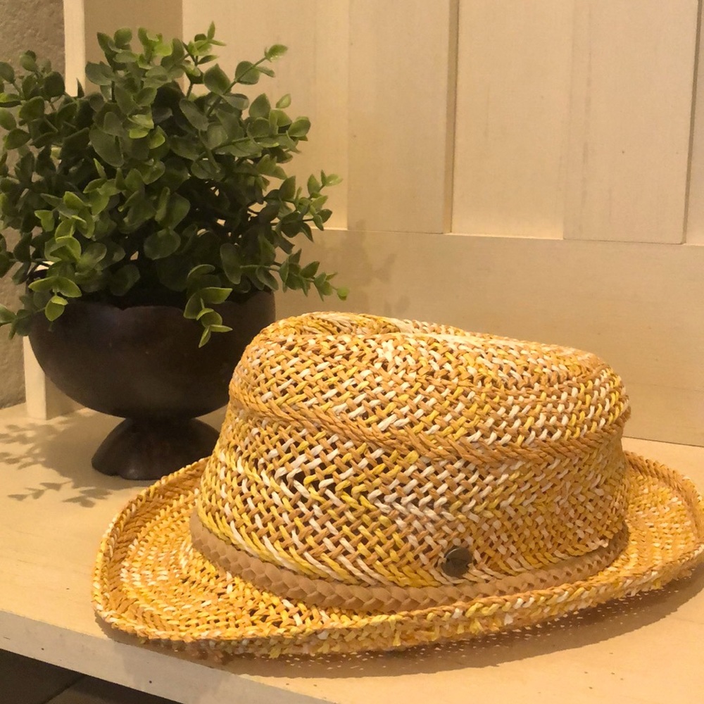 Roxy hat
